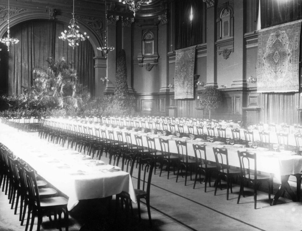 Düsseldorf: Rittersaal Neubau Tonhalle - Foto von 1910
Foto: Julius Söhn/Stadtarchiv Düsseldorf